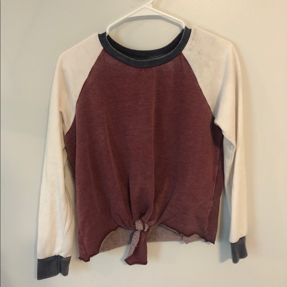 Red white and blue sweatshirt w/ tie
